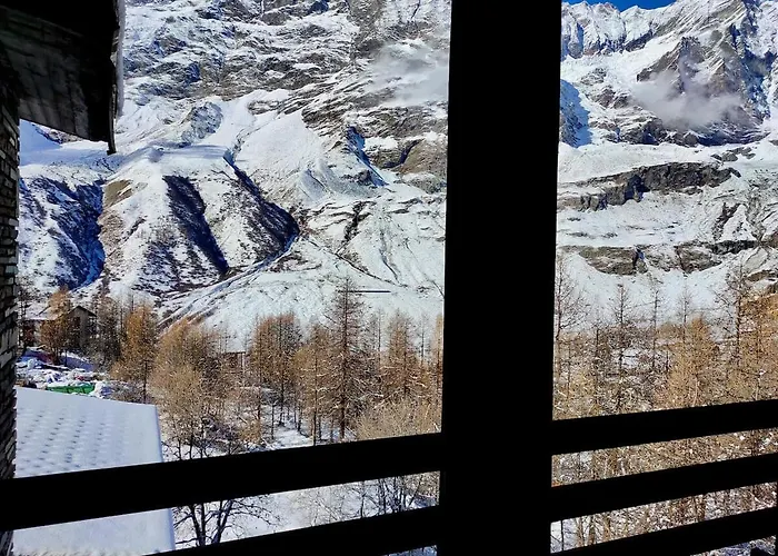 Grandes Mourailles In & Out